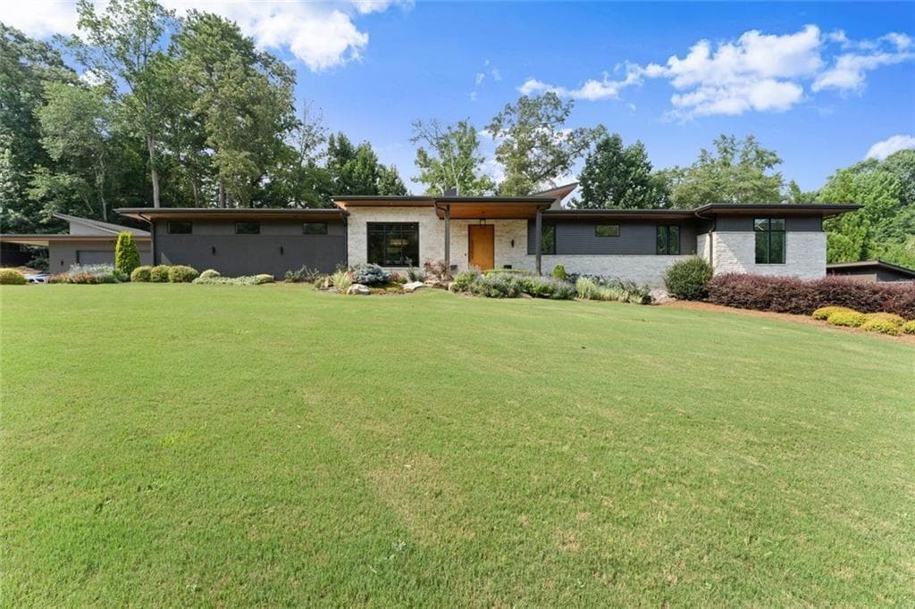4 bedroom, 4 bathroom, 4,311 sq ft single family residence under contract at 574 Riverside Road, Sugar Hill, GA 30518 — photo 4