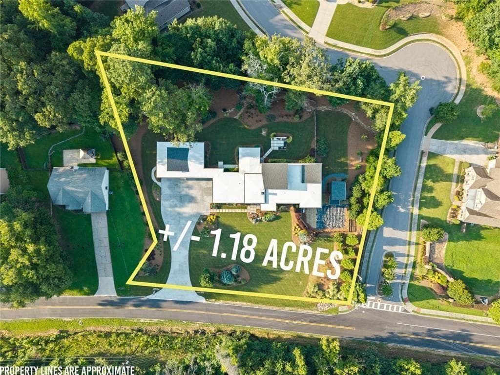 4 bedroom, 4 bathroom, 4,311 sq ft single family residence under contract at 574 Riverside Road, Sugar Hill, GA 30518 — photo 5