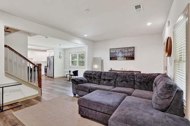 4 bedroom, 3 bathroom, 1,988 sq ft single family residence for sale at 128 Nathan Road, Atlanta, GA 30331 — photo 8