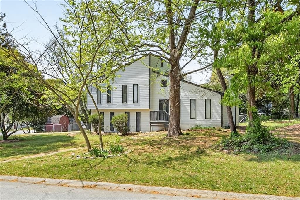 4 bedroom, 4 bathroom, 1,872 sq ft single family residence for sale at 4165 Eliza Court, Snellville, GA 30039 — photo 2
