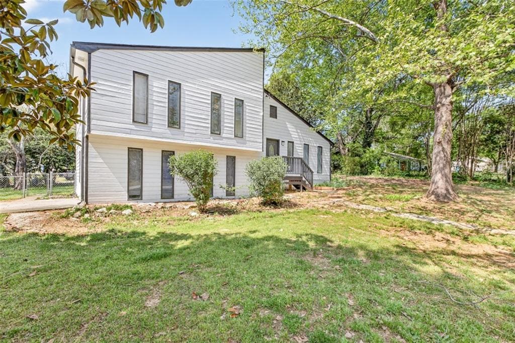 4 bedroom, 4 bathroom, 1,872 sq ft single family residence for sale at 4165 Eliza Court, Snellville, GA 30039 — photo 7