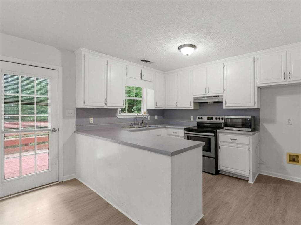 3 bedroom, 2 bathroom, 1,510 sq ft single family residence for sale at 3055 Deerfield Way, Rex, GA 30273 — photo 8