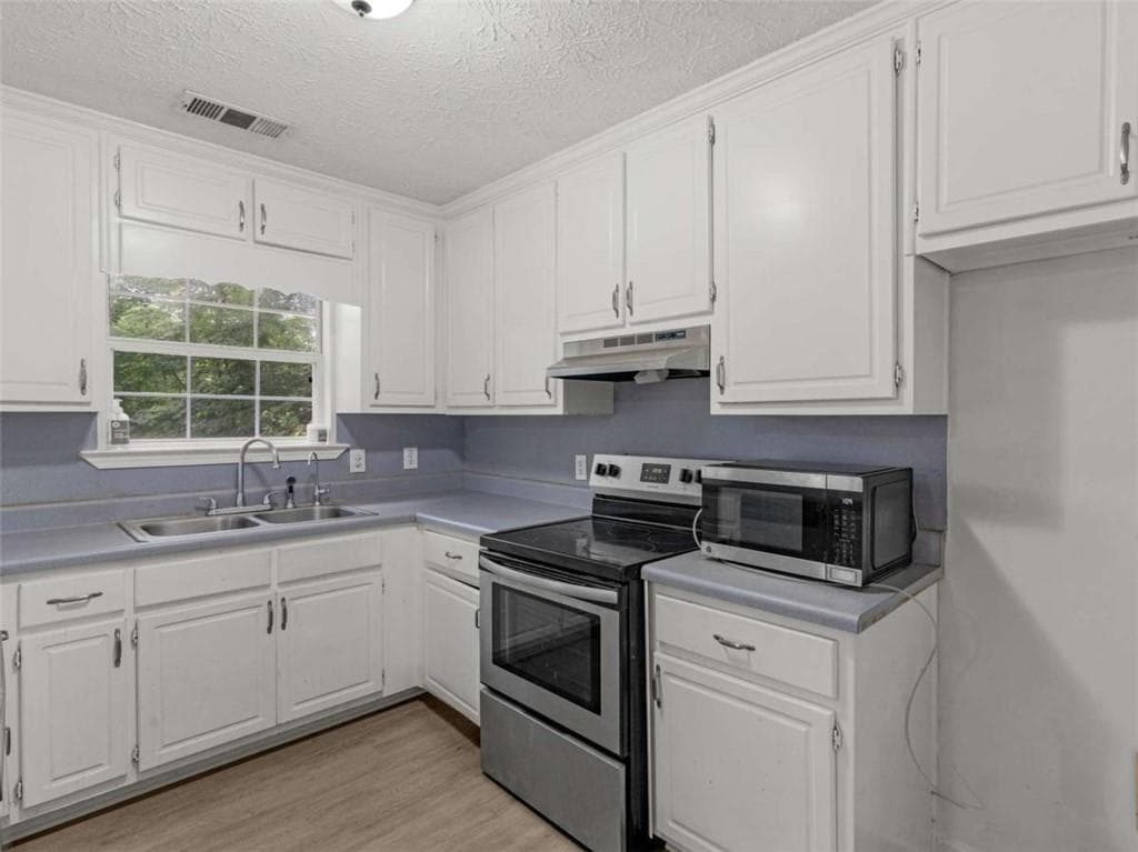 3 bedroom, 2 bathroom, 1,510 sq ft single family residence for sale at 3055 Deerfield Way, Rex, GA 30273 — photo 9