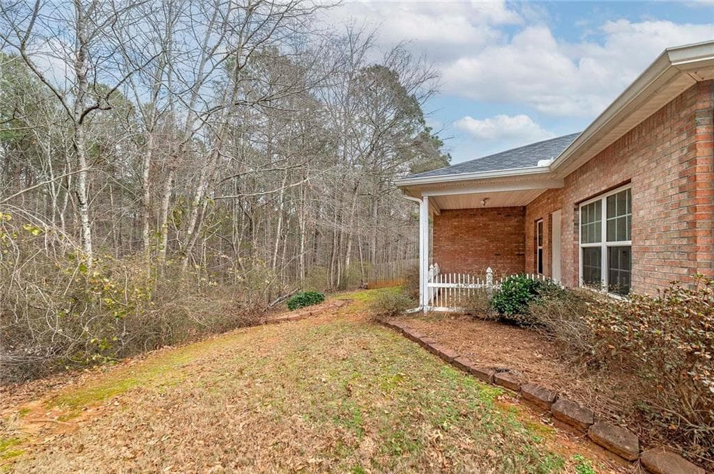 4 bedroom, 3 bathroom, 1,775 sq ft single family residence for sale at 140 Astilbe Meadow Drive, Locust Grove, GA 30248 — photo 3