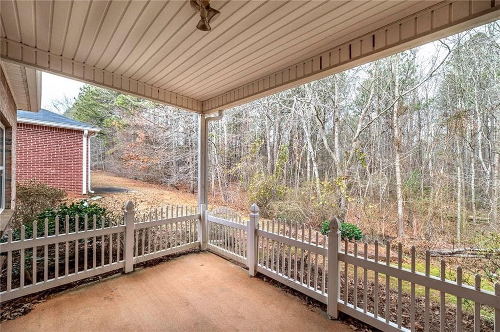 4 bedroom, 3 bathroom, 1,775 sq ft single family residence for sale at 140 Astilbe Meadow Drive, Locust Grove, GA 30248 — photo 5