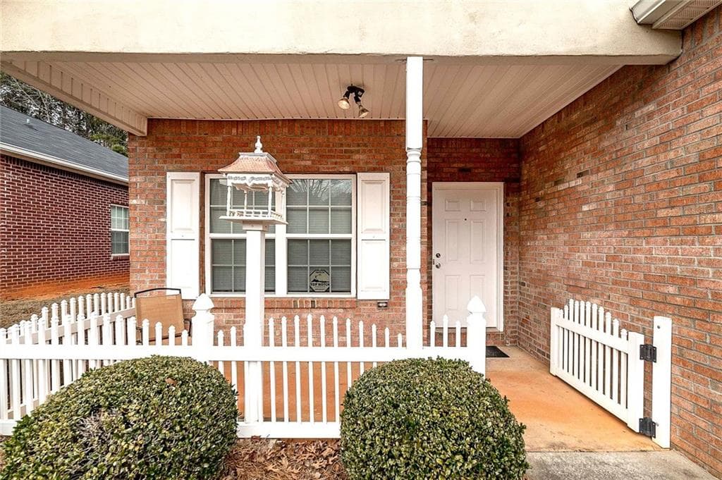 4 bedroom, 3 bathroom, 1,775 sq ft single family residence for sale at 140 Astilbe Meadow Drive, Locust Grove, GA 30248 — photo 7