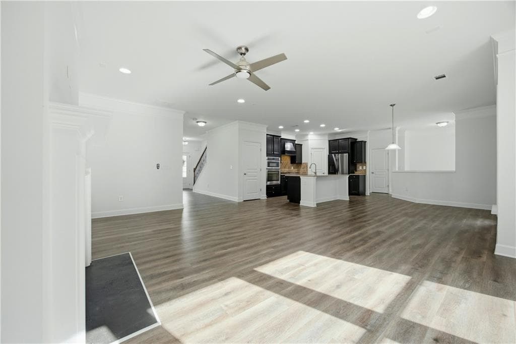 4 bedroom, 4 bathroom, 3,768 sq ft single family residence for sale at 734 Binkley Walk, Sugar Hill, GA 30518 — photo 6
