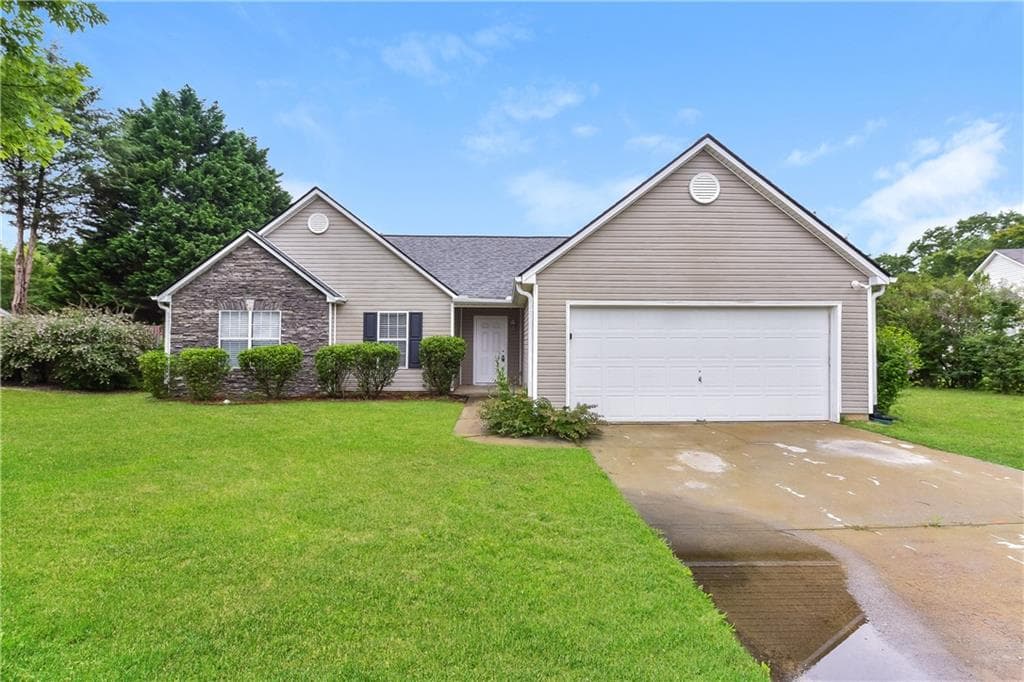 3 bedroom, 2 bathroom single family residence for rent at 1525 Julianna Drive, Loganville, GA 30052 for $2,065 a month