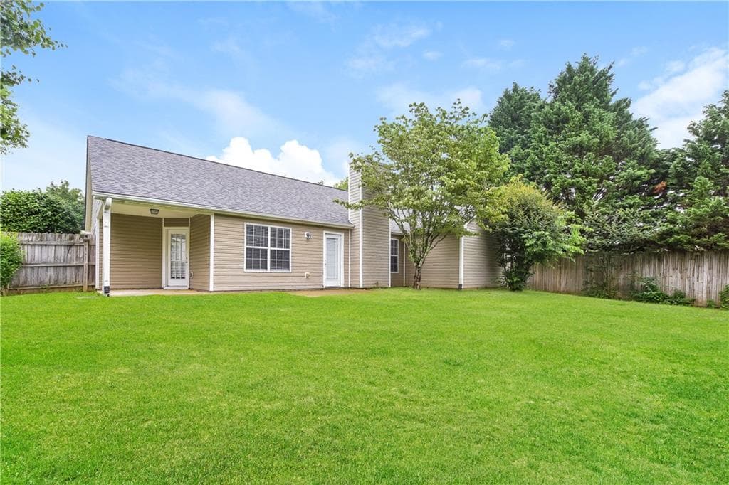 3 bedroom, 2 bathroom single family residence for rent at 1525 Julianna Drive, Loganville, GA 30052 for $2,065 a month — photo 5