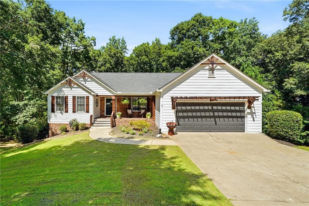 4 bedroom, 3 bathroom, 3,566 sq ft single family residence for sale at 212 Oak Hollow Court, White, GA 30184 — photo 2