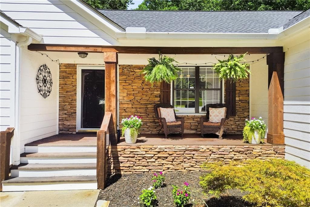 4 bedroom, 3 bathroom, 3,566 sq ft single family residence for sale at 212 Oak Hollow Court, White, GA 30184 — photo 4
