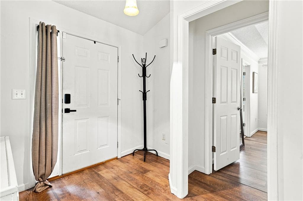 4 bedroom, 3 bathroom, 3,566 sq ft single family residence for sale at 212 Oak Hollow Court, White, GA 30184 — photo 6
