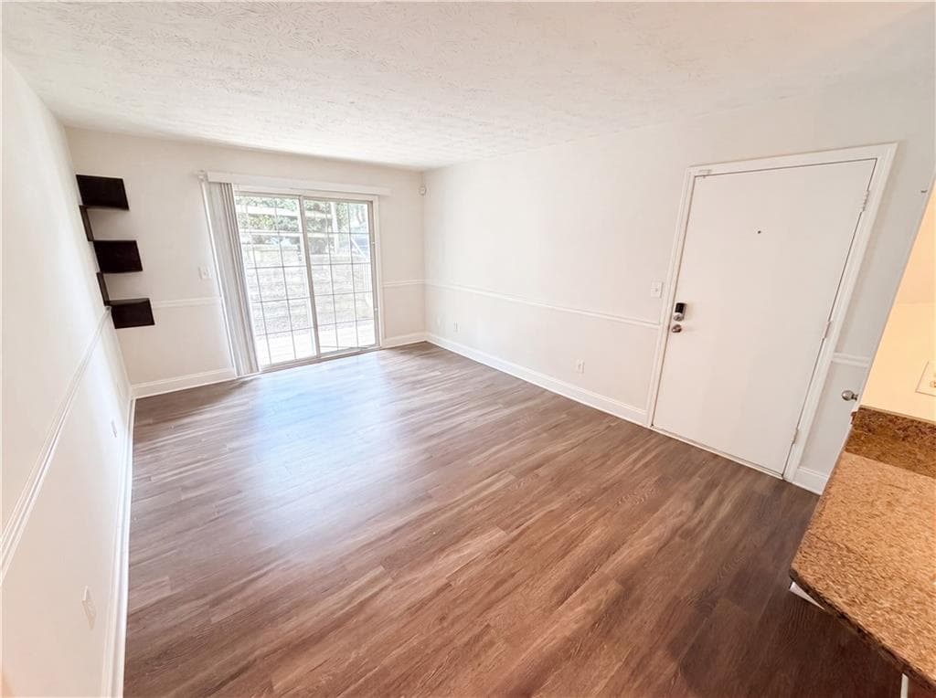 1 bedroom, 1 bathroom, 625 sq ft condominium for sale at 3175 Seven Pines Court 204, Atlanta, GA 30339 — photo 5