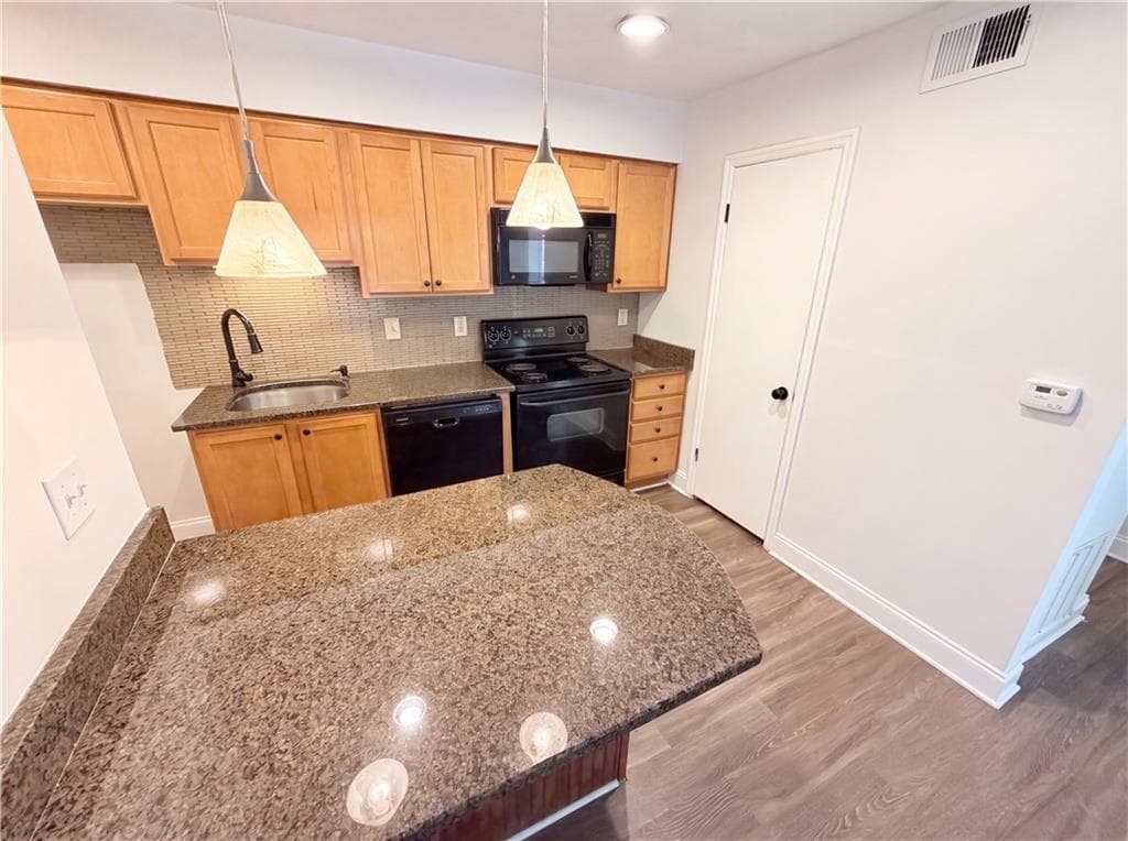 1 bedroom, 1 bathroom, 625 sq ft condominium for sale at 3175 Seven Pines Court 204, Atlanta, GA 30339 — photo 6