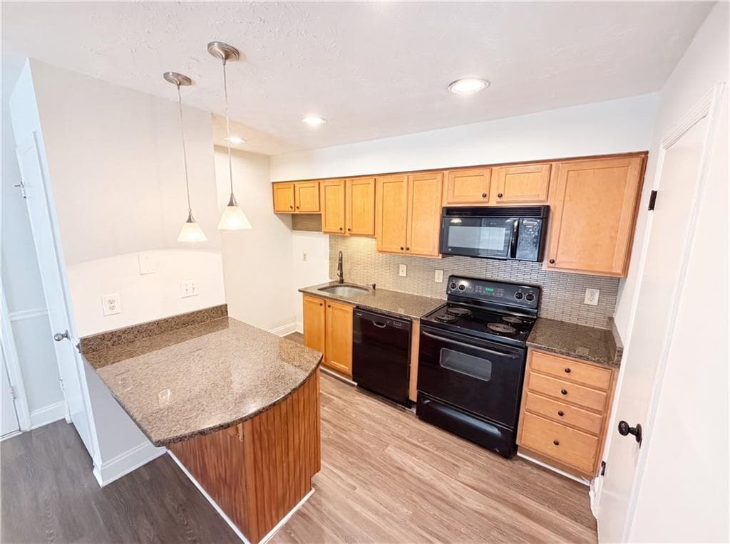 1 bedroom, 1 bathroom, 625 sq ft condominium for sale at 3175 Seven Pines Court 204, Atlanta, GA 30339 — photo 7