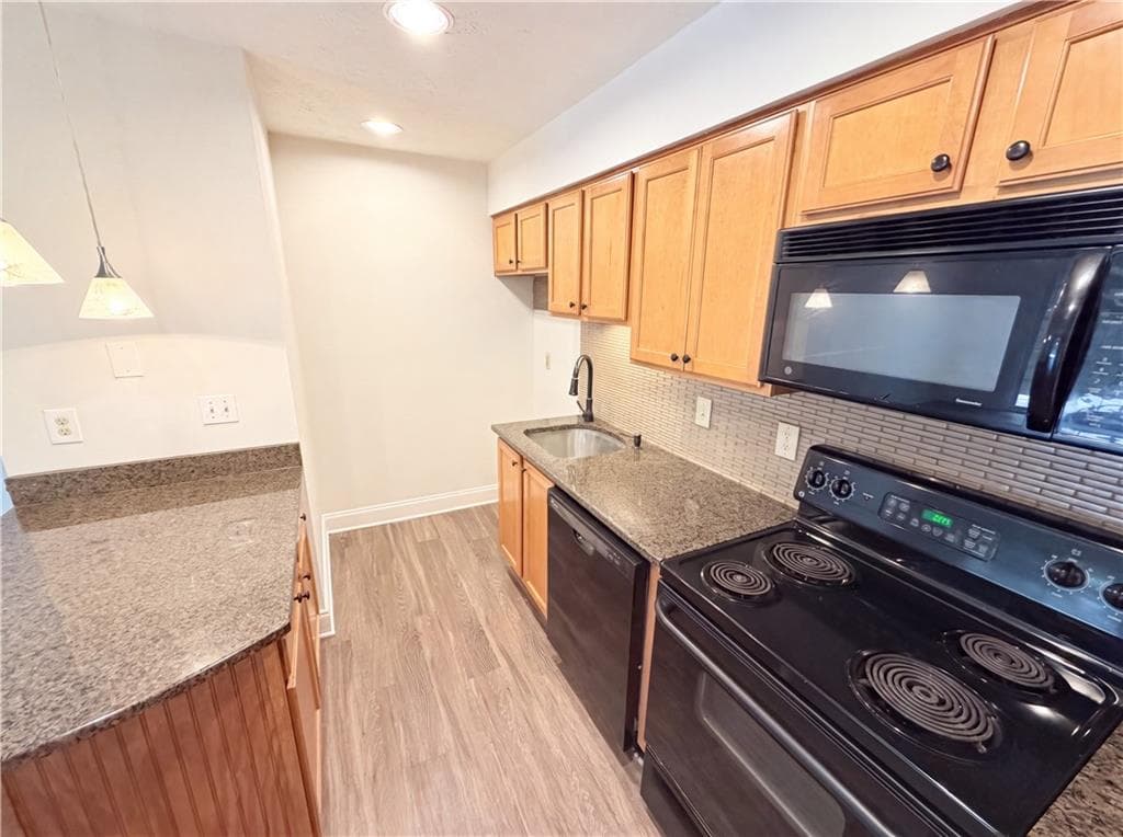 1 bedroom, 1 bathroom, 625 sq ft condominium for sale at 3175 Seven Pines Court 204, Atlanta, GA 30339 — photo 8