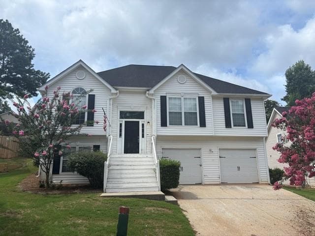3 bedroom, 2 bathroom, 1,958 sq ft single family residence under contract at 12022 Harbour Town Parkway, Fayetteville, GA 30215