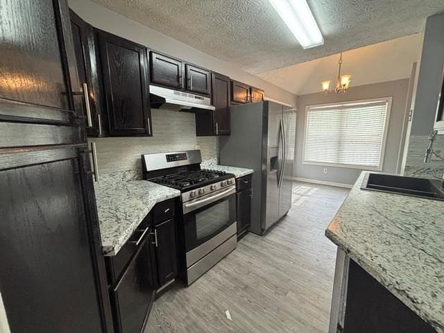 3 bedroom, 2 bathroom, 1,958 sq ft single family residence under contract at 12022 Harbour Town Parkway, Fayetteville, GA 30215 — photo 4