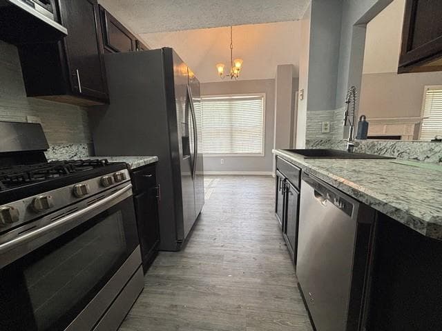 3 bedroom, 2 bathroom, 1,958 sq ft single family residence under contract at 12022 Harbour Town Parkway, Fayetteville, GA 30215 — photo 5