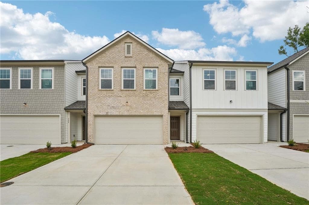 3 bedroom, 3 bathroom, 1,800 sq ft townhouse for sale at 320 Dearborn Drive, Cartersville, GA 30120