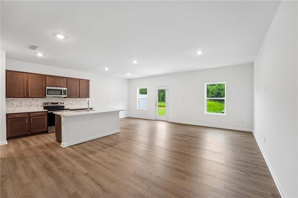 3 bedroom, 3 bathroom, 1,800 sq ft townhouse for sale at 320 Dearborn Drive, Cartersville, GA 30120 — photo 5