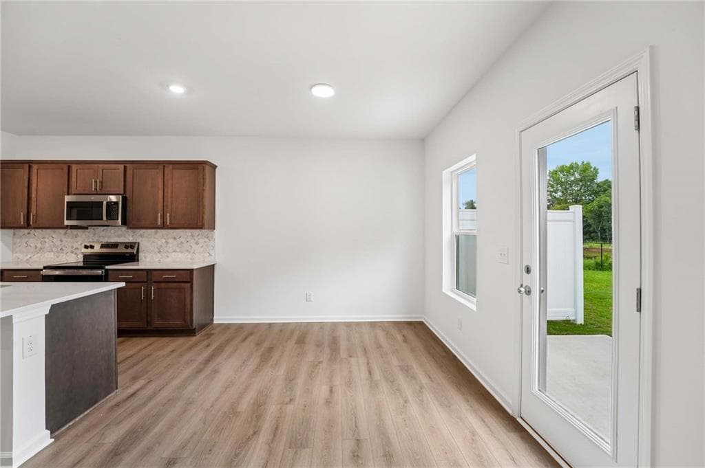 3 bedroom, 3 bathroom, 1,800 sq ft townhouse for sale at 320 Dearborn Drive, Cartersville, GA 30120 — photo 8