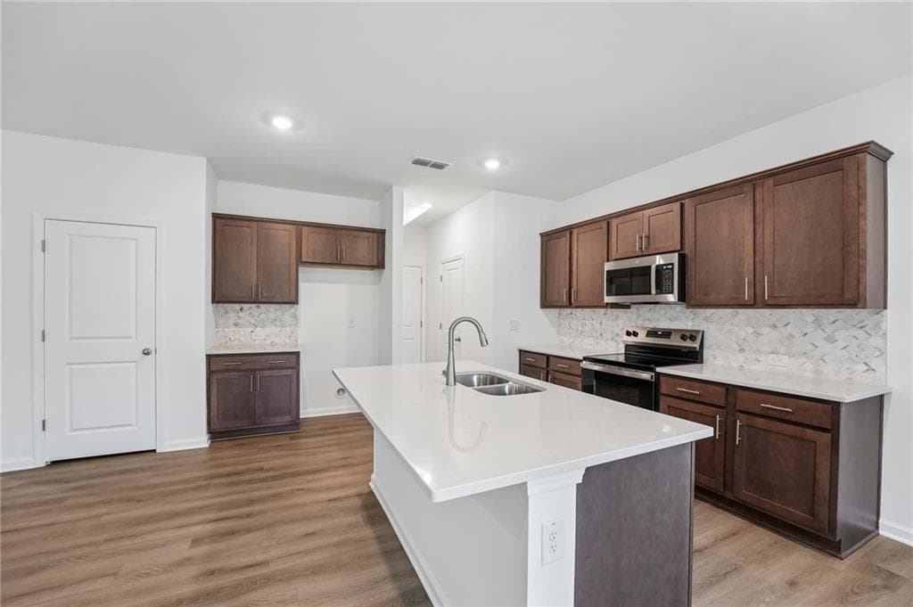 3 bedroom, 3 bathroom, 1,800 sq ft townhouse for sale at 320 Dearborn Drive, Cartersville, GA 30120 — photo 10