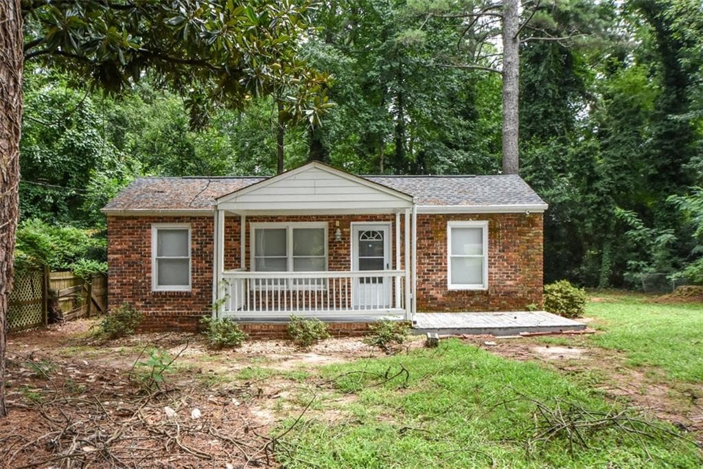 2 bedroom, 1 bathroom, 696 sq ft single family residence for sale at 3274 Fern Drive, Tucker, GA 30084 — photo 2