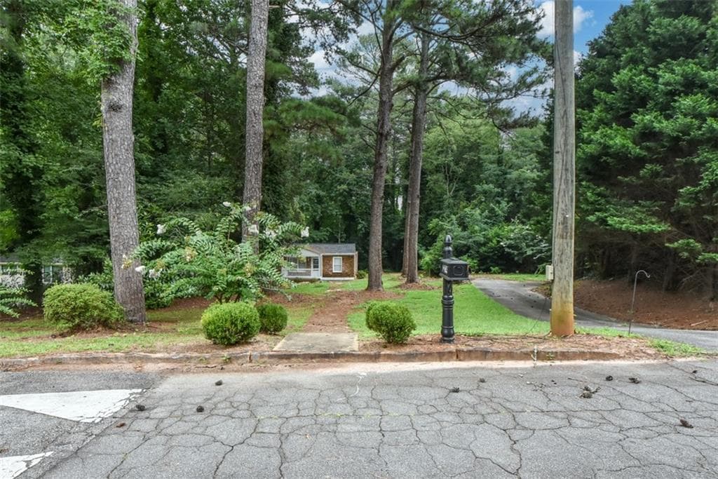 2 bedroom, 1 bathroom, 696 sq ft single family residence for sale at 3274 Fern Drive, Tucker, GA 30084 — photo 4