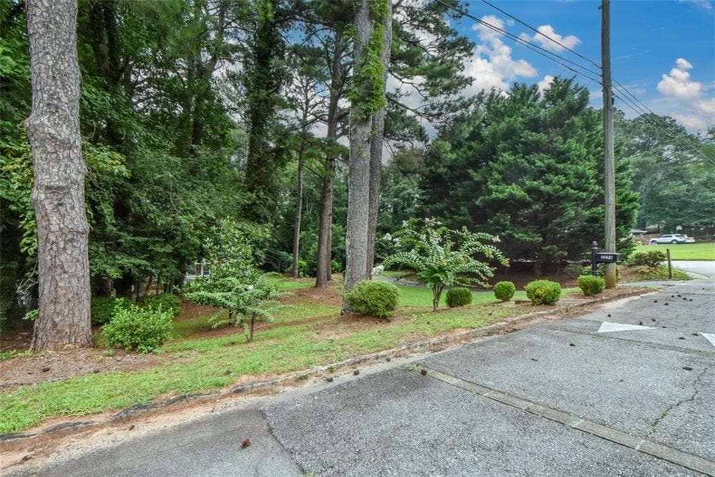 2 bedroom, 1 bathroom, 696 sq ft single family residence for sale at 3274 Fern Drive, Tucker, GA 30084 — photo 5