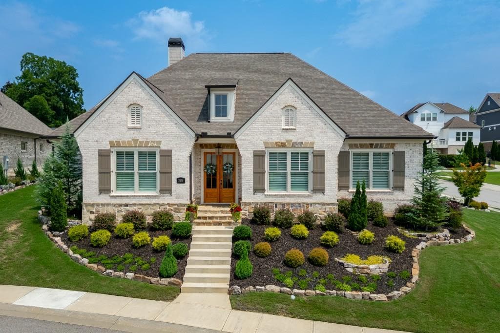3 bedroom, 3 bathroom, 2,598 sq ft single family residence for sale at 2436 Rock Maple Drive, Braselton, GA 30517