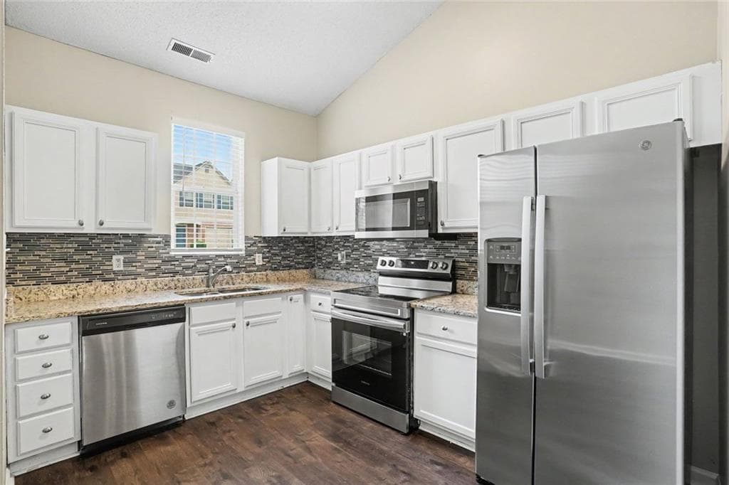 2 bedroom, 3 bathroom, 1,648 sq ft townhouse for sale at 6655 Sunset Park, Rex, GA 30273 — photo 7
