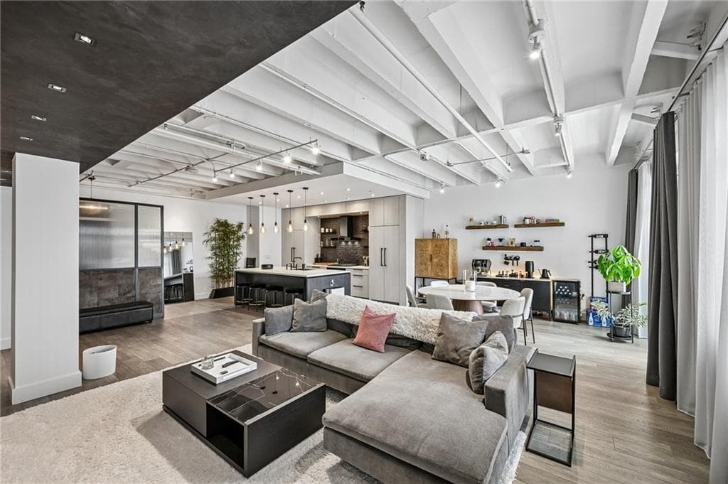 2 bedroom, 2 bathroom, 1,550 sq ft condominium for sale at 805 Peachtree Street 501, Atlanta, GA 30308 — photo 6