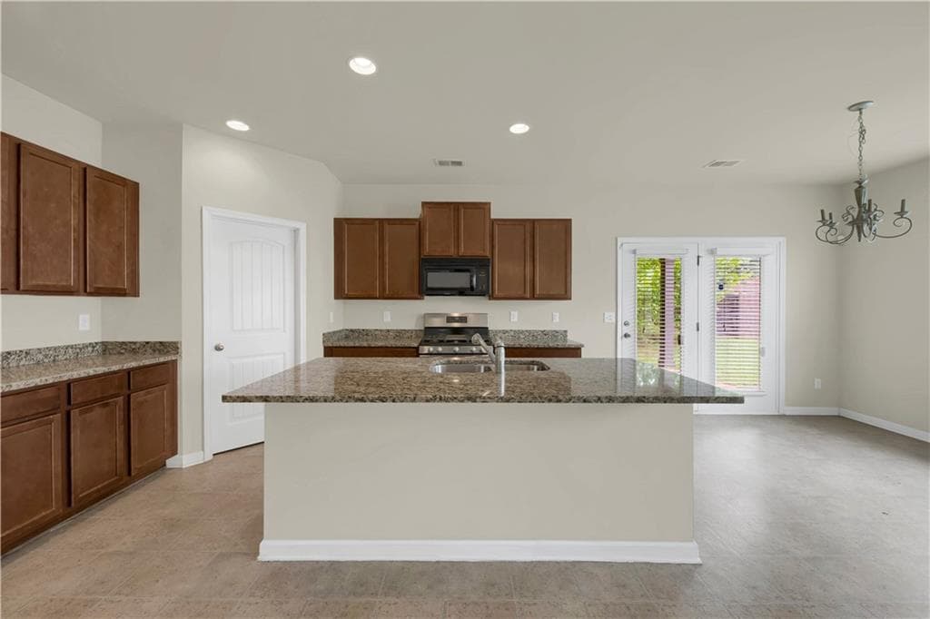 4 bedroom, 3 bathroom, 2,028 sq ft single family residence for sale at 1825 Crandon Court, Mcdonough, GA 30253 — photo 6