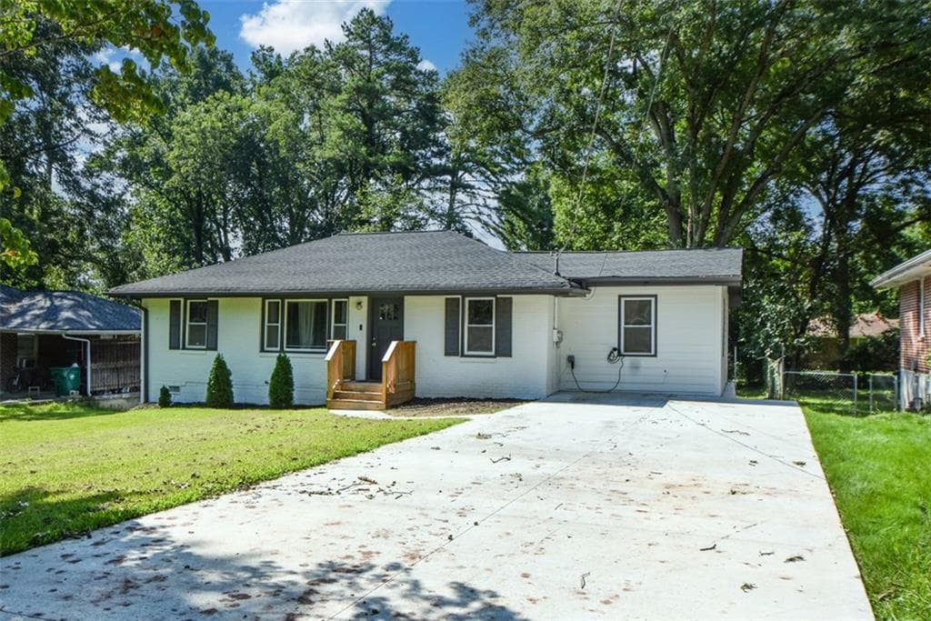 4 bedroom, 4 bathroom, 1,400 sq ft single family residence for sale at 2805 Long Way, Decatur, GA 30032 — photo 3