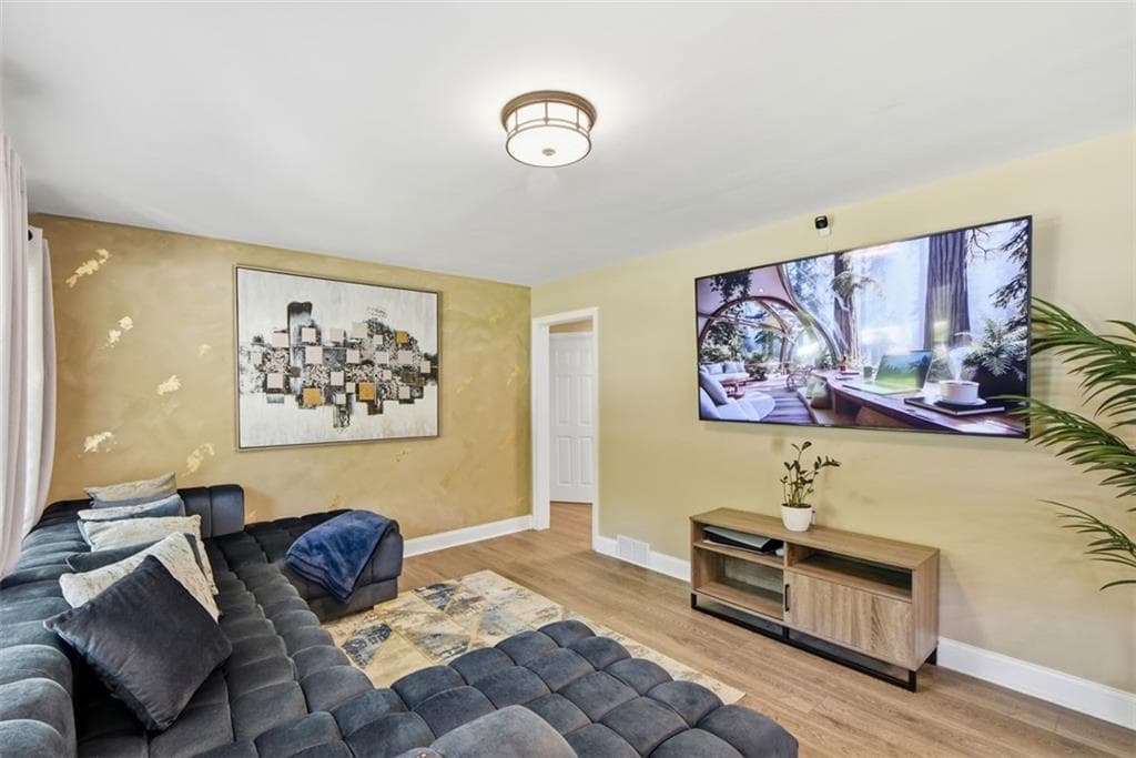 4 bedroom, 4 bathroom, 1,400 sq ft single family residence for sale at 2805 Long Way, Decatur, GA 30032 — photo 7
