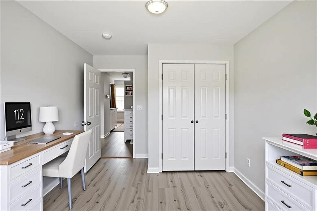 3 bedroom, 3 bathroom, 1,709 sq ft townhouse for sale at 4299 Notting Hill Drive, Atlanta, GA 30331 — photo 4