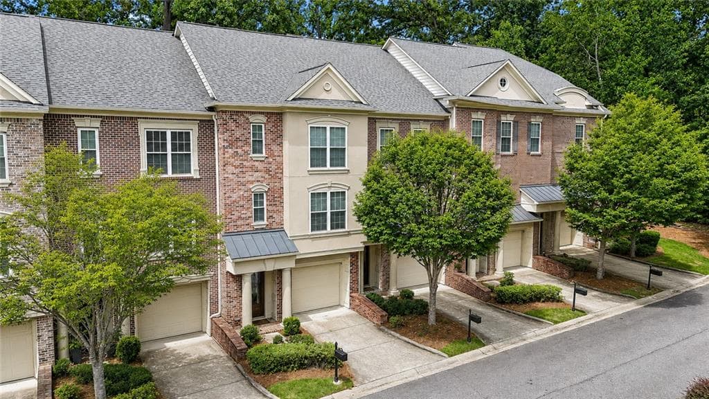 2 bedroom, 3 bathroom, 2,000 sq ft townhouse for sale at 3321 Regent Place, Atlanta, GA 30311