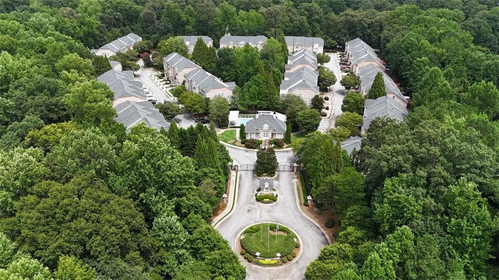 2 bedroom, 3 bathroom, 2,000 sq ft townhouse for sale at 3321 Regent Place, Atlanta, GA 30311 — photo 2