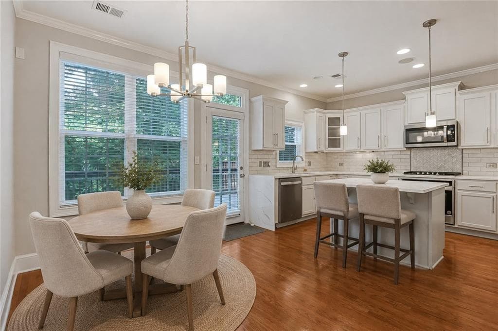 2 bedroom, 3 bathroom, 2,000 sq ft townhouse for sale at 3321 Regent Place, Atlanta, GA 30311 — photo 5