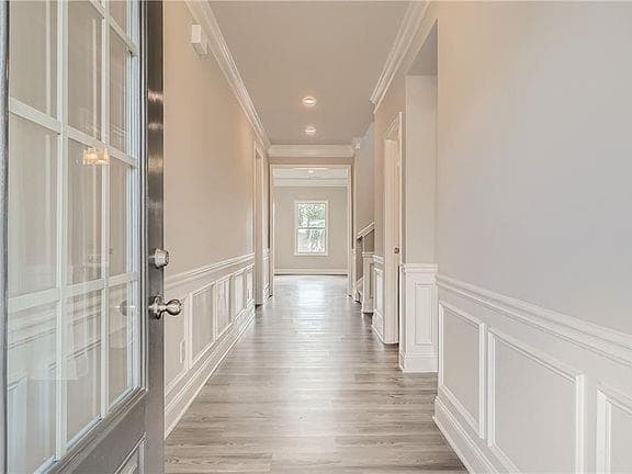4 bedroom, 3 bathroom, 2,725 sq ft single family residence for rent at 6811 Lancaster Crossing, Flowery Branch, GA 30542 for $2,500 a month — photo 2