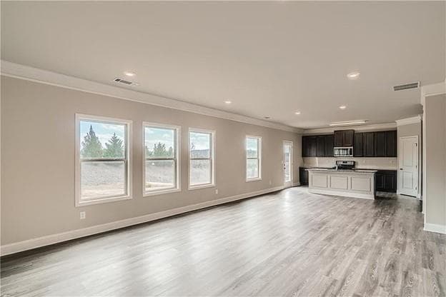 4 bedroom, 3 bathroom, 2,725 sq ft single family residence for rent at 6811 Lancaster Crossing, Flowery Branch, GA 30542 for $2,500 a month — photo 3
