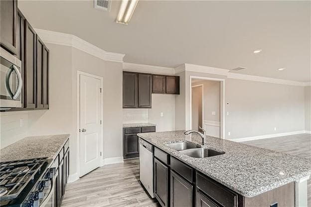 4 bedroom, 3 bathroom, 2,725 sq ft single family residence for rent at 6811 Lancaster Crossing, Flowery Branch, GA 30542 for $2,500 a month — photo 5