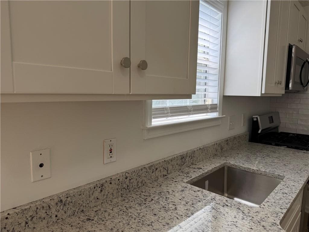 2 bedroom, 2 bathroom, 1,003 sq ft single family residence for rent at 2802 Pine Valley Way, Kennesaw, GA 30152 for $1,950 a month — photo 4