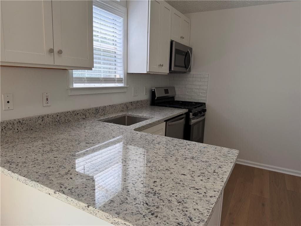 2 bedroom, 2 bathroom, 1,003 sq ft single family residence for rent at 2802 Pine Valley Way, Kennesaw, GA 30152 for $1,950 a month — photo 5