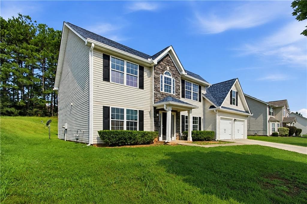 5 bedroom, 3 bathroom, 2,908 sq ft single family residence under contract at 225 Avonlea Drive, Covington, GA 30016 — photo 3