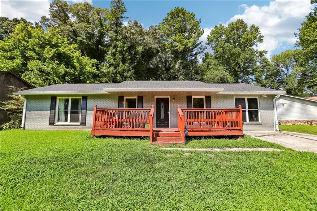 3 bedroom, 2 bathroom, 1,056 sq ft single family residence for sale at 201 Meadowlark Lane, Jonesboro, GA 30236