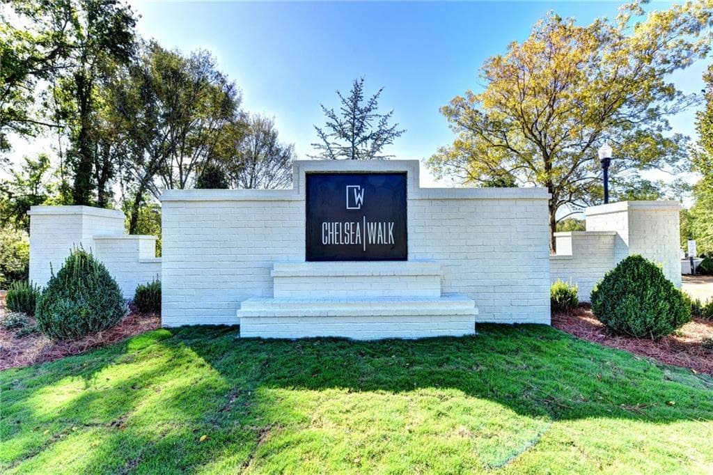3 bedroom, 3 bathroom, 2,228 sq ft townhouse for sale at 423 Johnson Court, Alpharetta, GA 30009 — photo 3