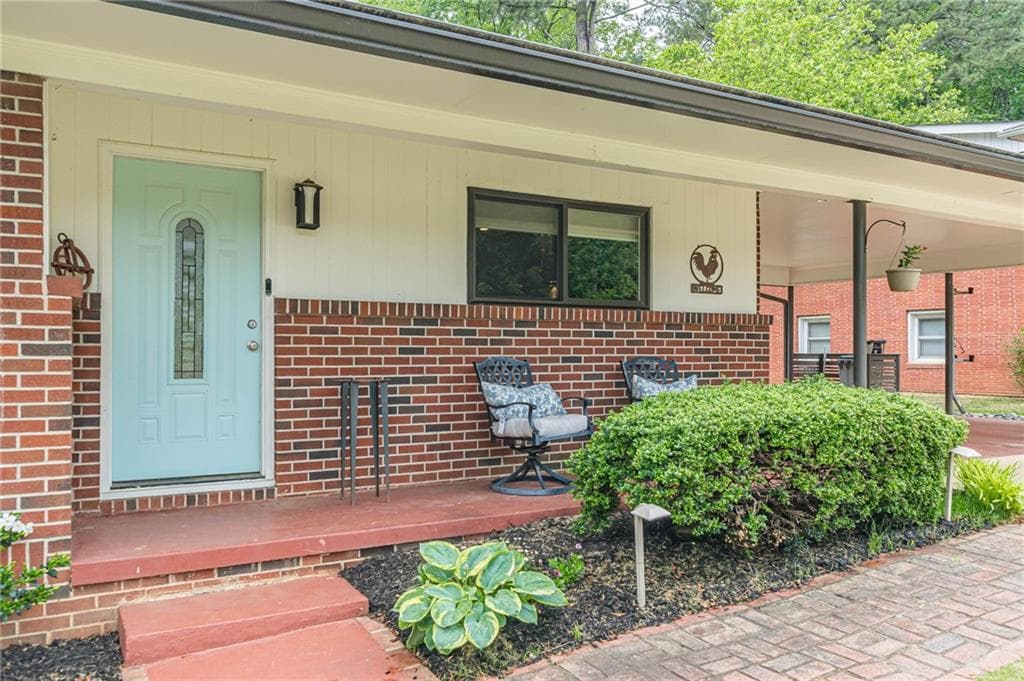 4 bedroom, 3 bathroom, 2,299 sq ft single family residence for sale at 3499 Fairway Drive, College Park, GA 30337 — photo 2