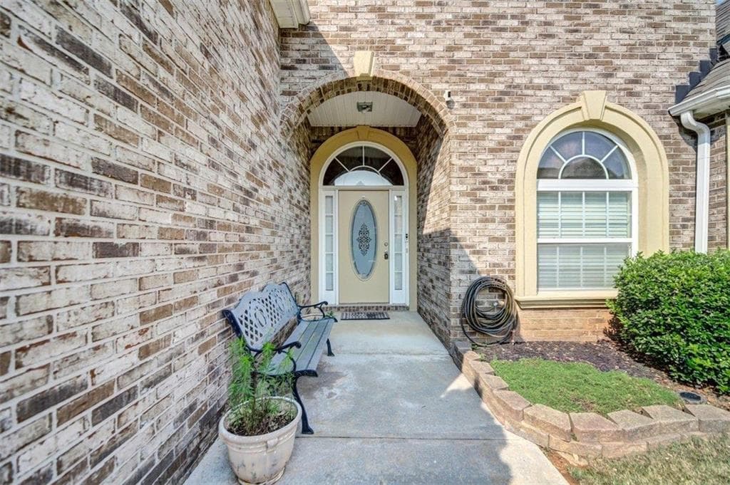 5 bedroom, 4 bathroom, 3,494 sq ft single family residence under contract at 920 Southfork Drive, Loganville, GA 30052 — photo 6